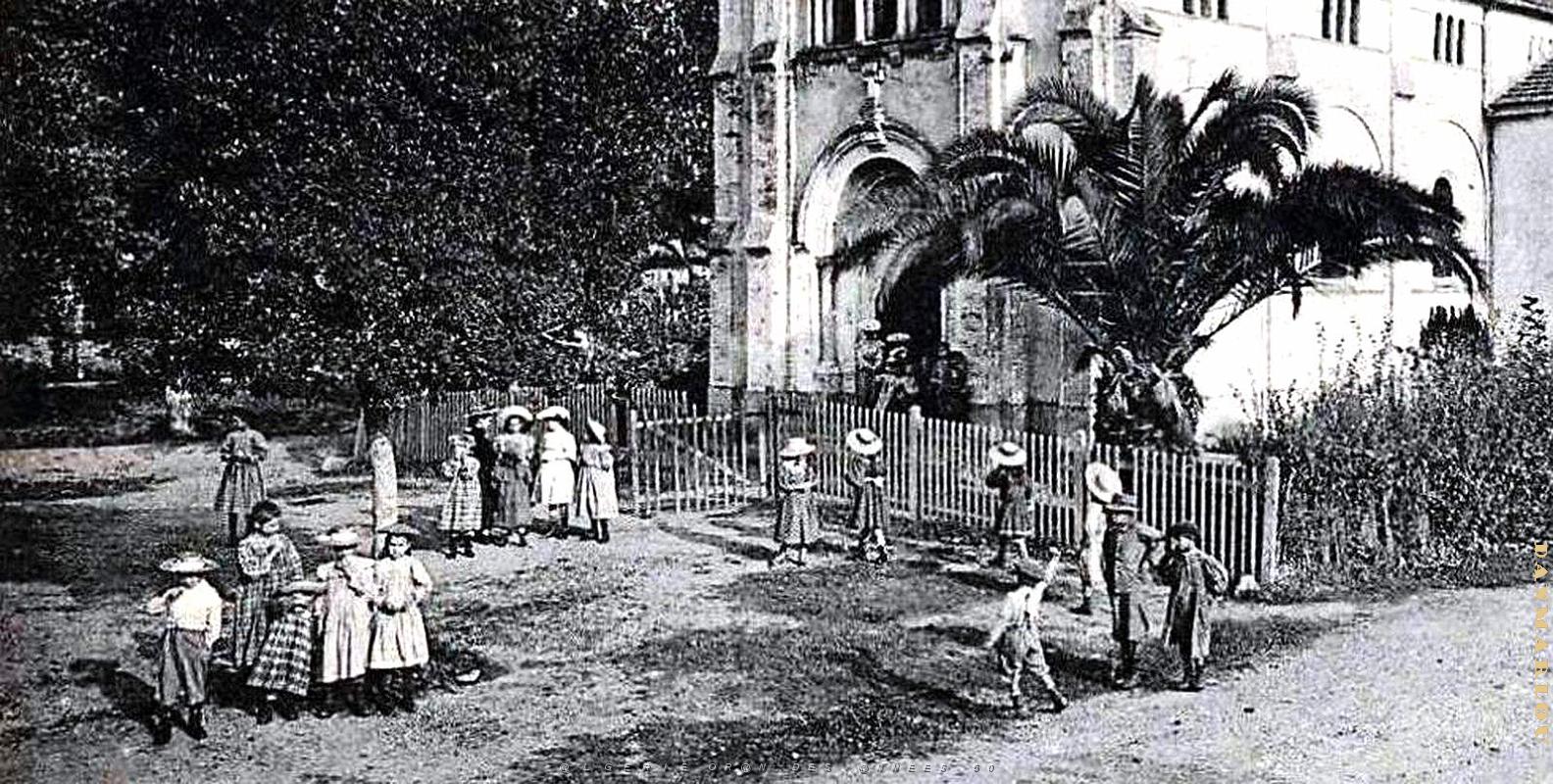 2361- L'Alma - Eglise2.jpg